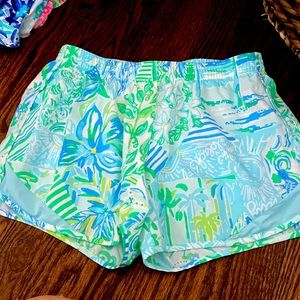 Brand new Lilly Pulitzer retired print shorts